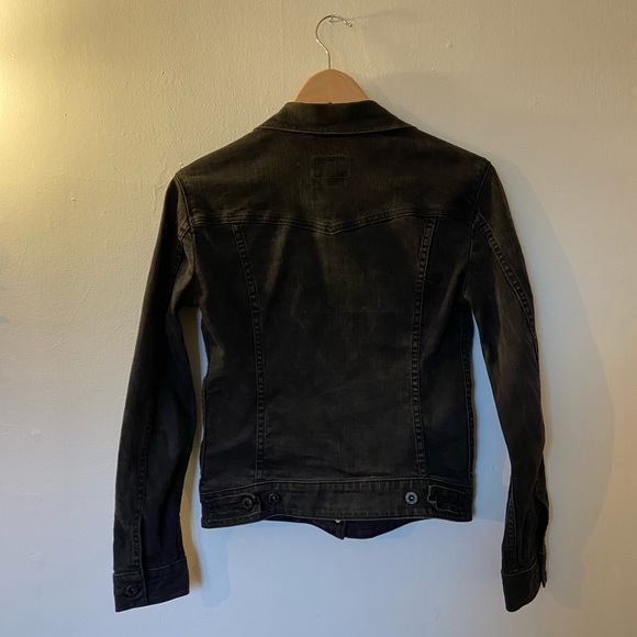 Washed Black Levi’s Women’s Trucker Jacket - Picture 4 of 4